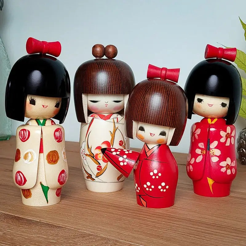Bambola Kokeshi tradizionale