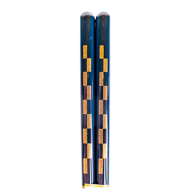Bastoncini giapponesi blu notte con decorazioni dorate Ichimatsu