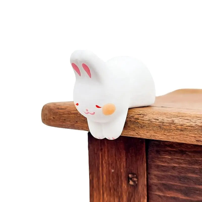 Figura del coniglio Usagi depresso