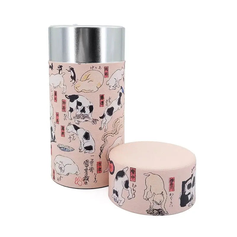 Gatti giapponesi in scatola da tè