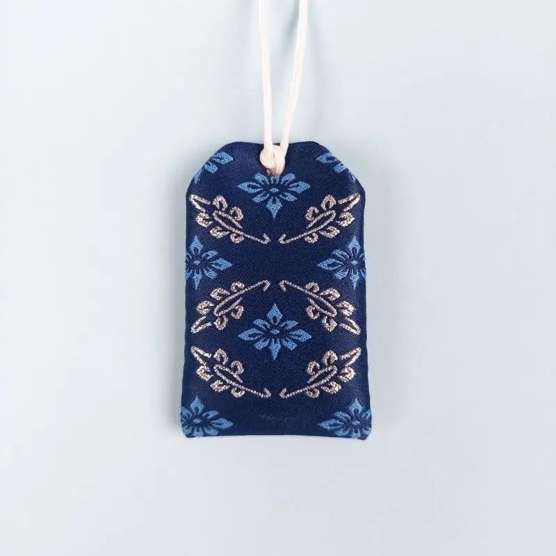 Omamori Bleu - Successo accademico