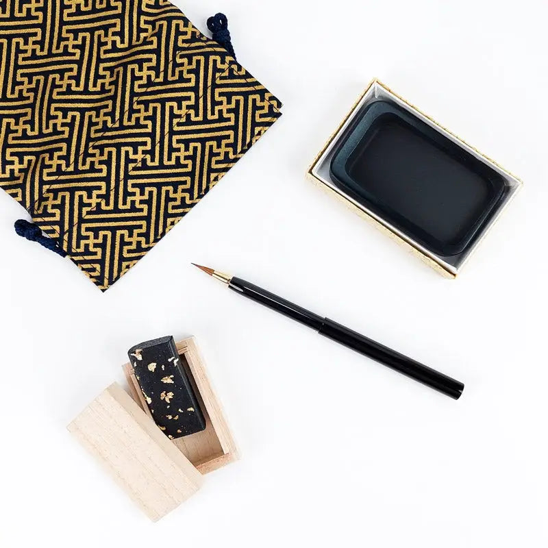 Set di materiali per la calligrafia giapponese