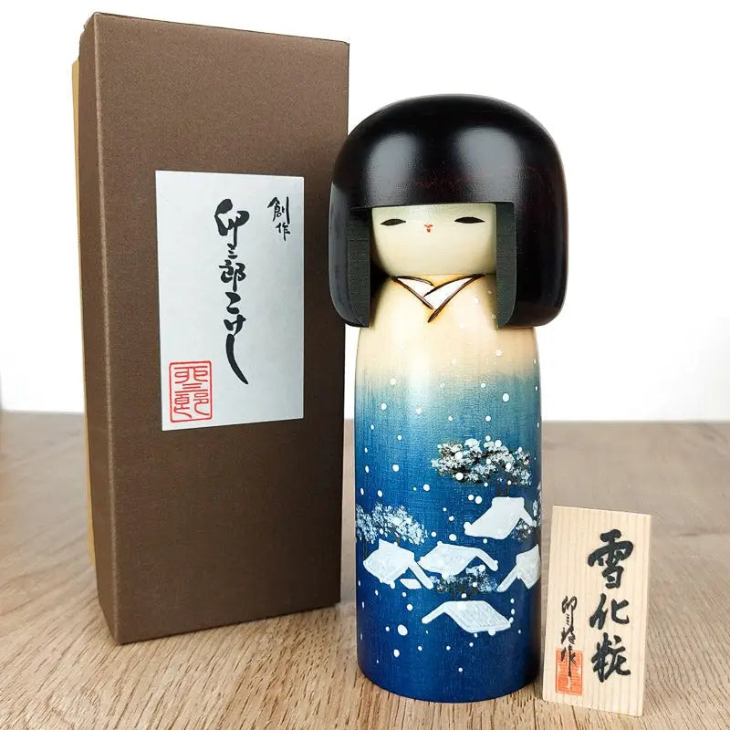 Bambola invernale Kokeshi