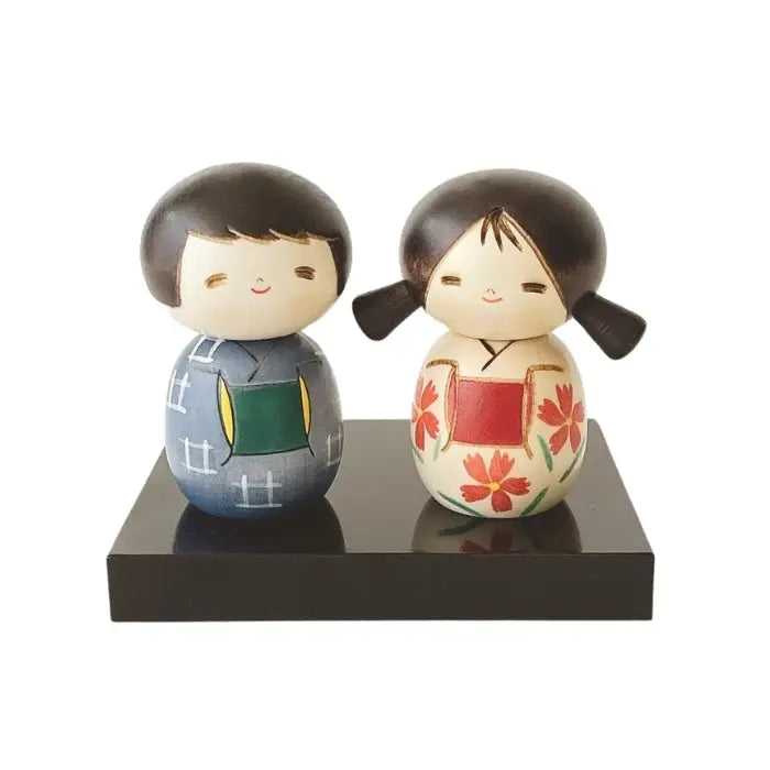 Bambole Kokeshi dell'amicizia