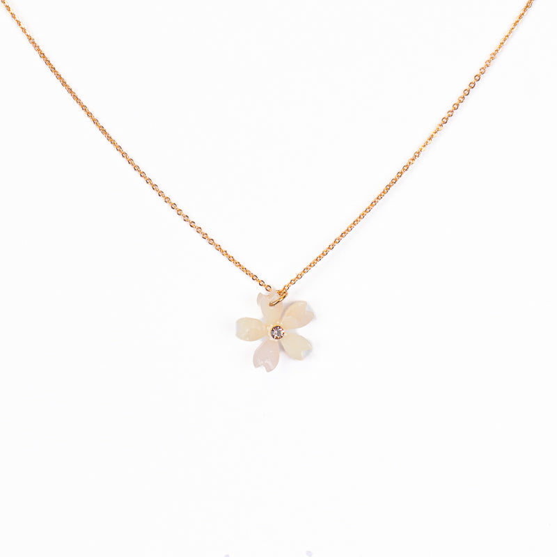 Collana giapponese con ciondolo a forma di fiore di sakura bianco