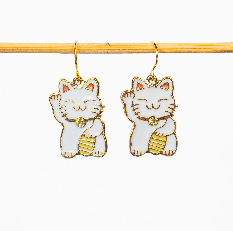 Orecchini giapponesi Maneki-Neko bianchi e dorati