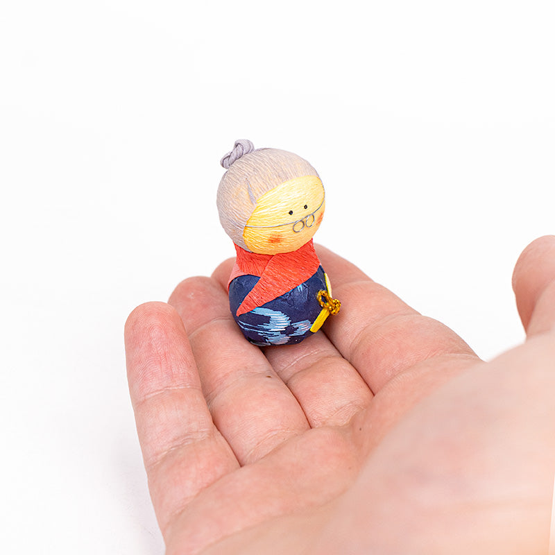Statuina Okiagari Nonna Portafortuna