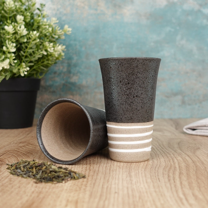 Tazza giapponese in terracotta nera