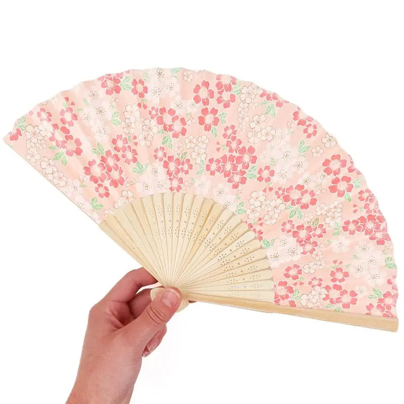 Ventaglio giapponese con fiori di ciliegio